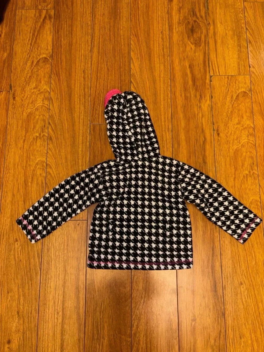 Y2K Black and white houndstooth fleece jacket with lined hood
